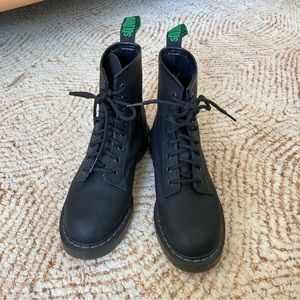 Black Greasy 8 Eye Derby Boot